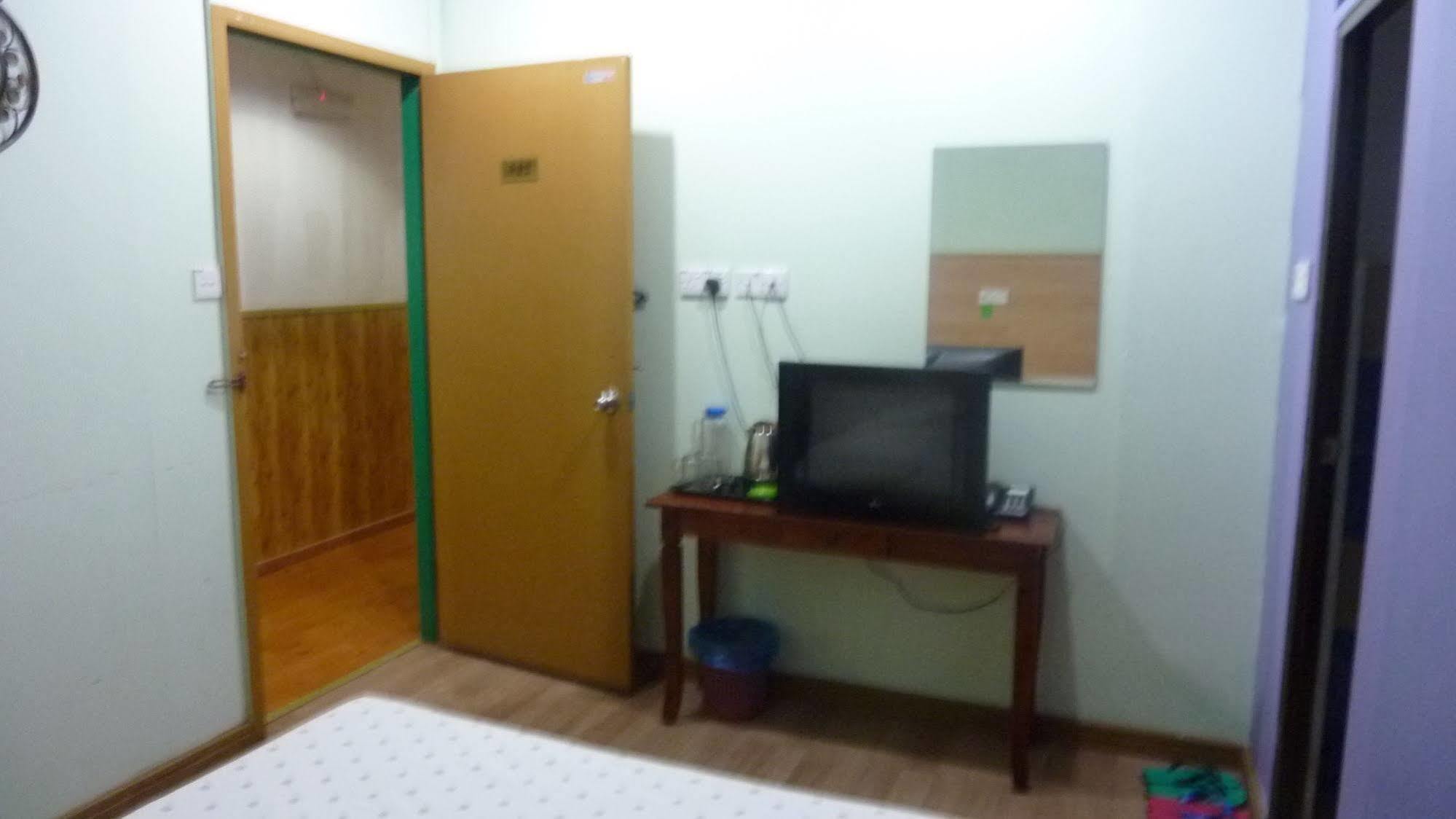 7 Hung Hung Inn Kota Kinabalu Ngoại thất bức ảnh