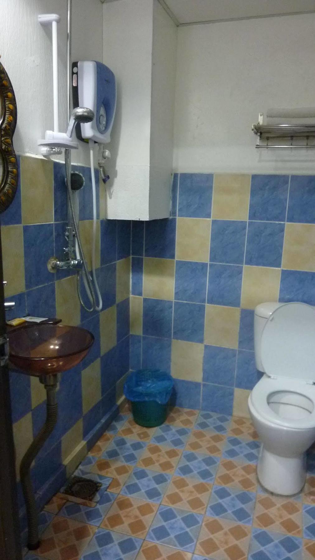 7 Hung Hung Inn Kota Kinabalu Ngoại thất bức ảnh